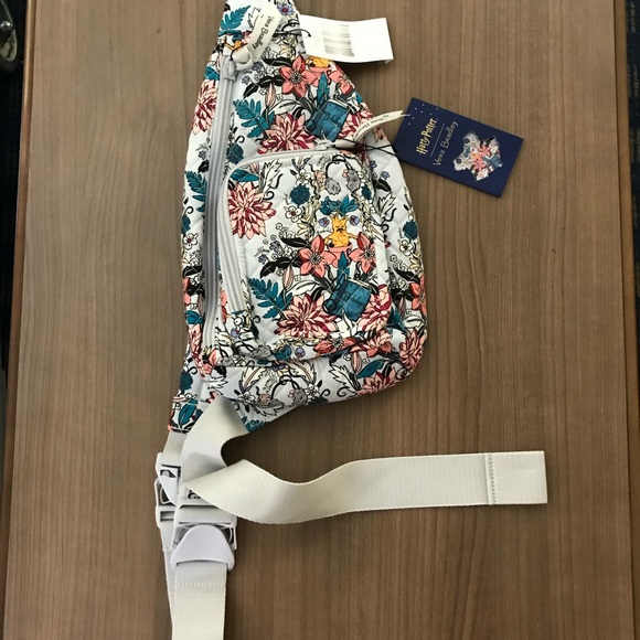 NWT Vera Bradley Harry Potter Mini Sling Backpack - Picture 2 of 6